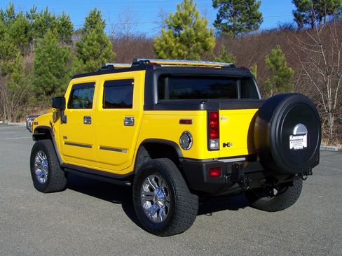 Used 2005 HUMMER H2 SUT w/ Preferred Equipment Group image 2
