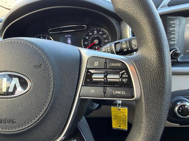 Used 2020 Kia Sorento LX FWD image 11