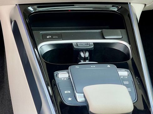 Certified 2023 Mercedes-Benz GLB 250 4MATIC image 24
