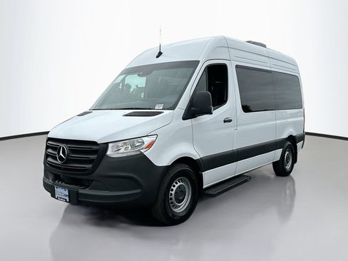 Used 2024 Mercedes-Benz Sprinter 2500 image 3