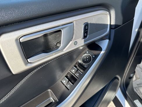 Used 2023 Ford Explorer Limited image 20