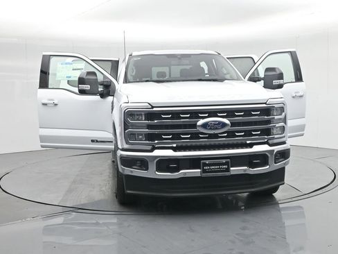 New 2026 Ford F250 Lariat w/ Lariat Premium Package image 32