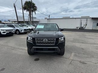 Used 2023 Nissan Frontier SV video 1