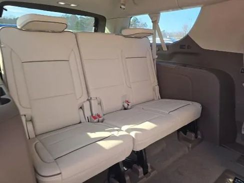 Used 2023 GMC Yukon XL Denali image 15