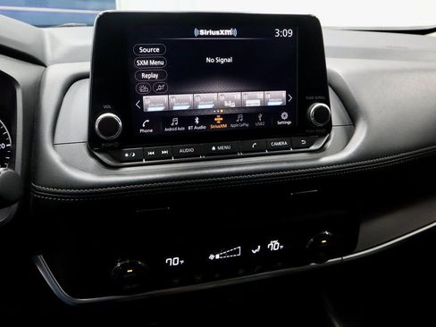 Certified 2024 Nissan Rogue SV image 31