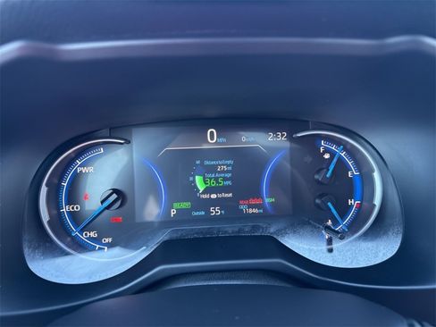 Used 2025 Toyota RAV4 SE image 16