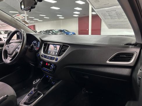 Used 2021 Hyundai Accent Limited image 29