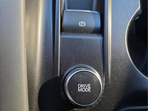 New 2025 Ford Explorer Active image 16