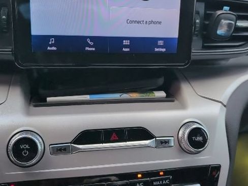 Used 2023 Ford Explorer XLT RWD image 11
