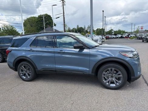 New 2026 Ford Explorer Active w/ Active Comfort Package AWD/4WD image 2