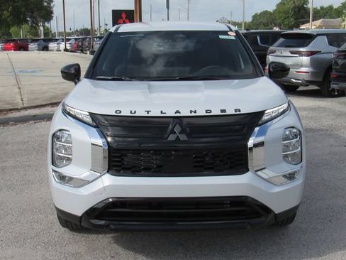 New 2026 Mitsubishi Outlander LE FWD image 8