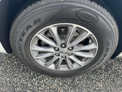 Certified 2023 Buick Enclave Essence FWD image 34