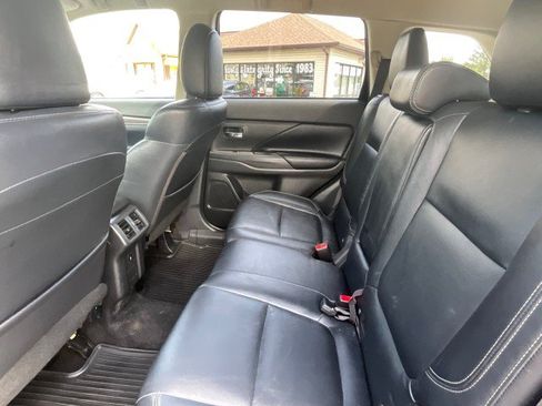 Used 2019 Mitsubishi Outlander SEL AWD/4WD image 28