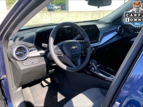 Used 2024 Chevrolet Trax LT FWD image 14