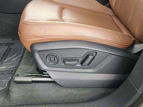 Certified 2022 Audi Q8 Premium Plus AWD/4WD image 13