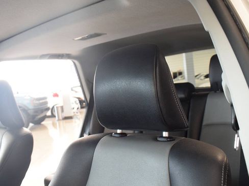 Used 2016 Toyota 4Runner SR5 Premium AWD/4WD image 39