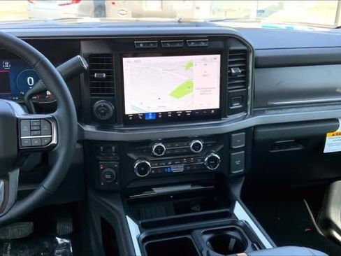 Used 2024 Ford F250 Platinum w/ FX4 Off-Road Package AWD/4WD image 11