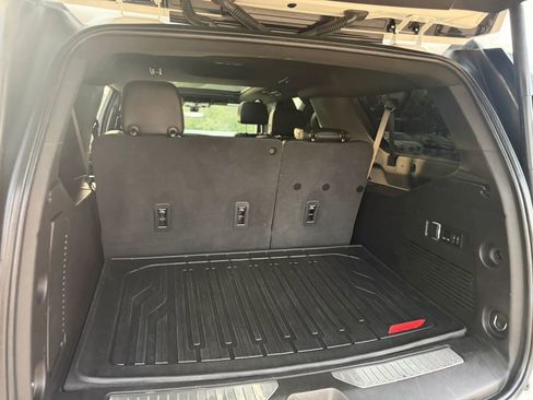 Used 2021 GMC Yukon XL Denali w/ Denali Premium Package image 32