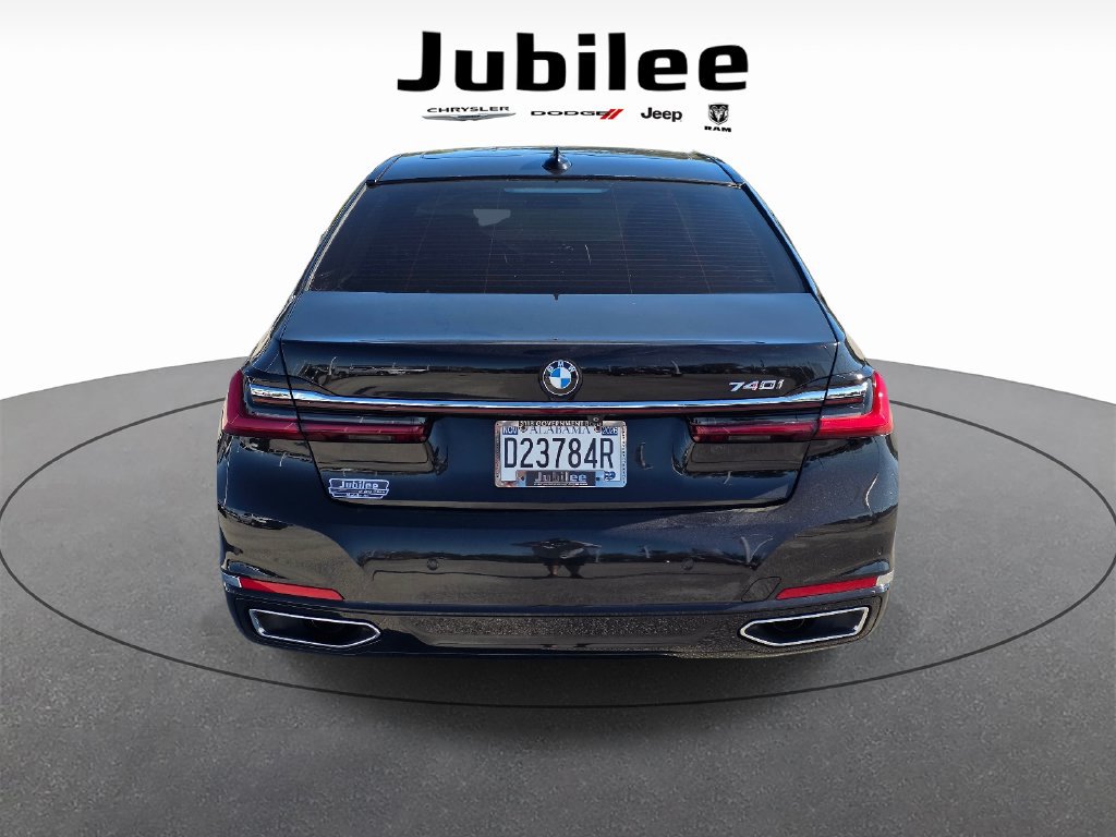Used 2020 BMW 740i w/ Premium Package RWD image 3