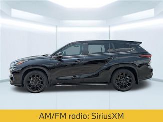 Used 2024 Toyota Highlander XLE FWD video 2
