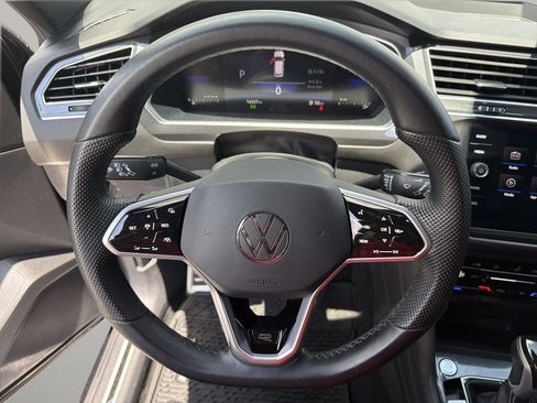 Used 2023 Volkswagen Tiguan SE R-Line FWD image 30