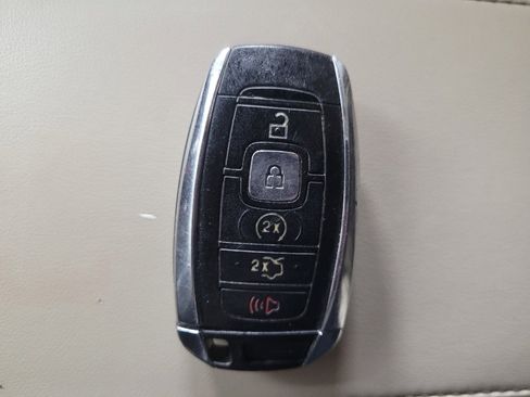 Used 2017 Lincoln MKC Select w/ Select Plus Package image 32