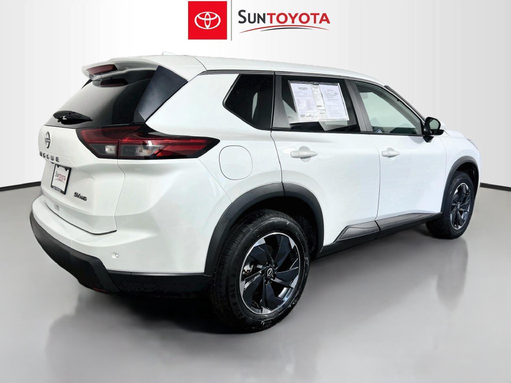 Used 2024 Nissan Rogue SV AWD/4WD image 4