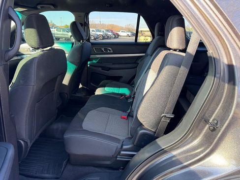 Used 2018 Ford Explorer XLT w/ Equipment Group 201A image 11