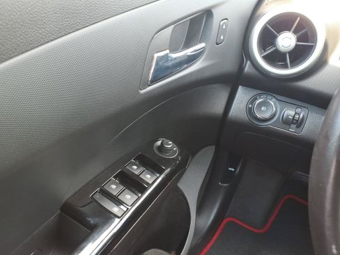 Used 2017 Chevrolet Sonic LT w/ Fun and Sun Package FWD image 19