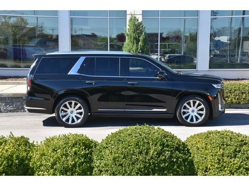 Used 2022 Cadillac Escalade Premium Luxury Platinum image 3