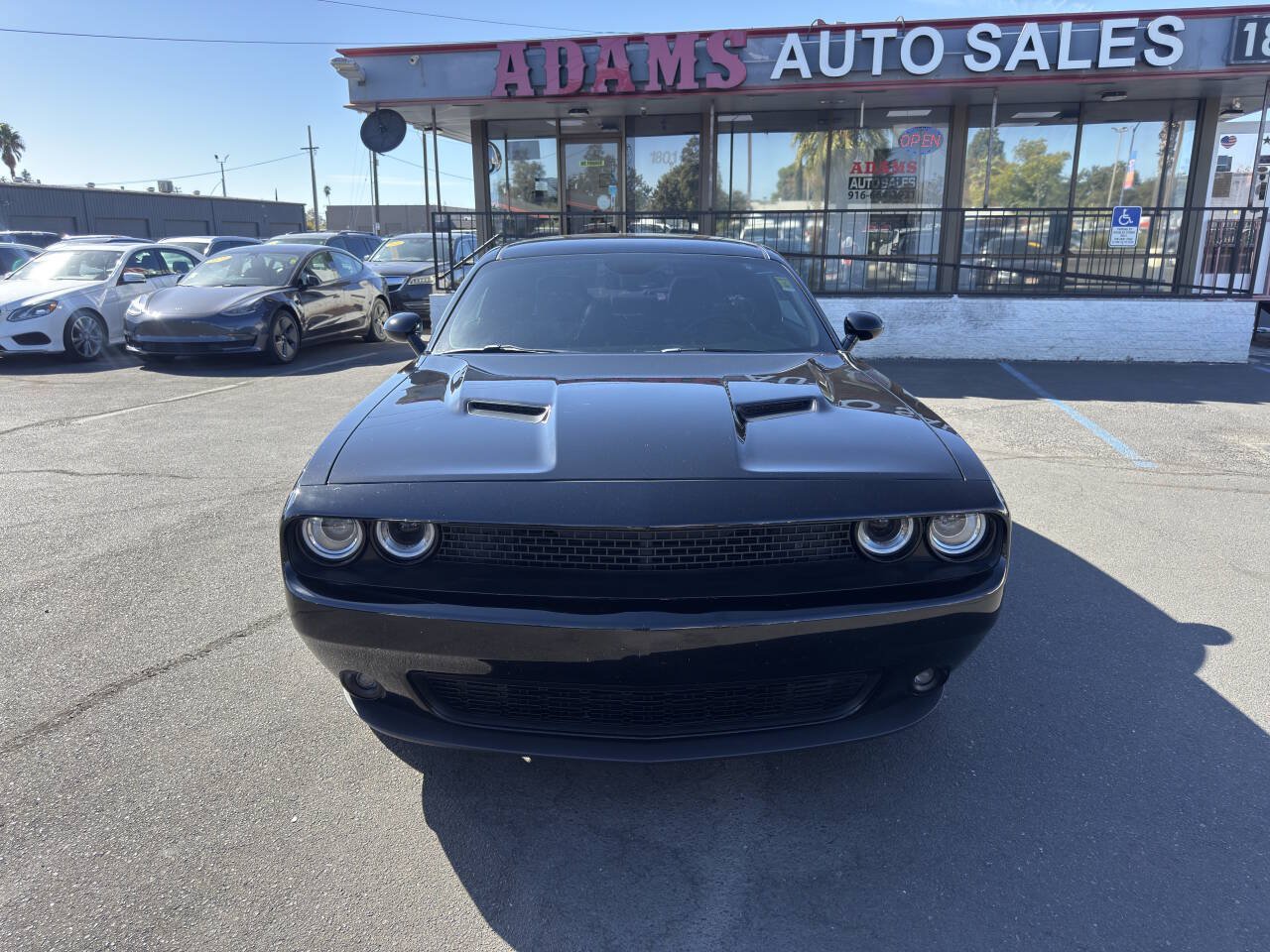 Used 2016 Dodge Challenger R/T w/ Driver Convenience Group RWD image 8