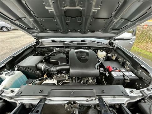 Used 2020 Toyota Tacoma TRD Off-Road image 26
