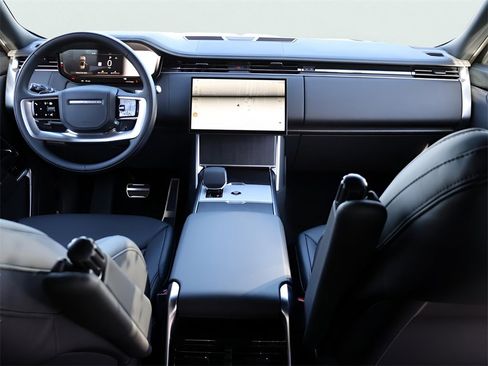 New 2026 Land Rover Range Rover SE image 13