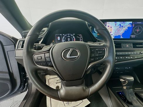 Used 2022 Lexus ES 350 w/ Premium Package FWD image 11
