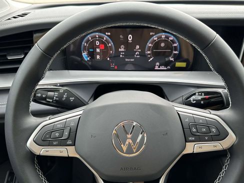 New 2026 Volkswagen Tiguan SE AWD/4WD image 16
