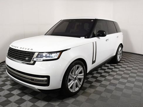 Used 2023 Land Rover Range Rover SE image 1
