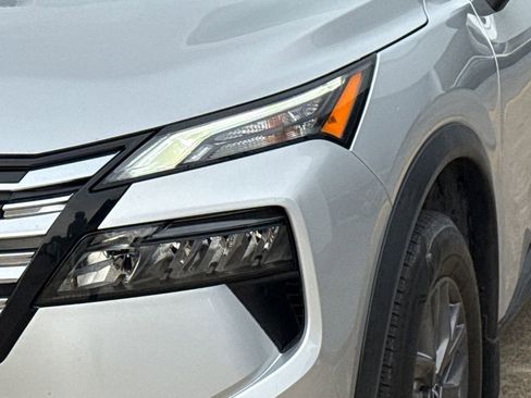 Used 2024 Nissan Rogue S image 5