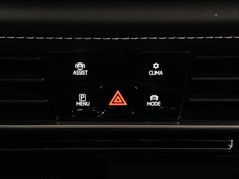 Used 2024 Volkswagen Atlas SE image 26