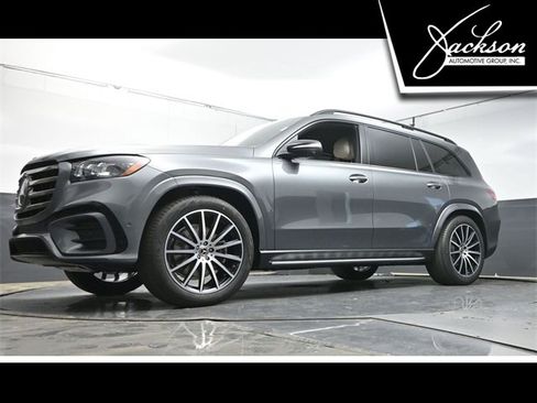 Used 2025 Mercedes-Benz GLS 450 4MATIC image 36
