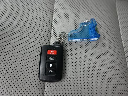 Used 2016 Toyota Highlander Limited w/ Driver Technology Package AWD/4WD image 67