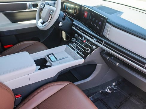 Used 2024 Hyundai Santa Fe SE image 17