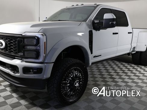 Used 2025 Ford F450 Platinum w/ Platinum Plus Package image 10