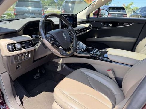 Used 2022 Lincoln Nautilus Reserve AWD/4WD image 11