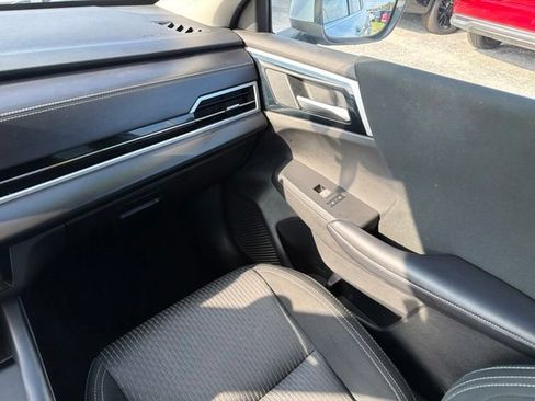 Used 2023 Mitsubishi Outlander ES FWD image 20