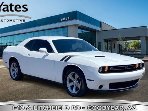 Used 2019 Dodge Challenger SXT RWD image 1