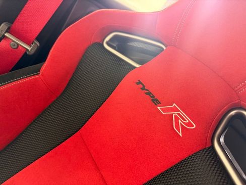 Used 2018 Honda Civic Type R image 38