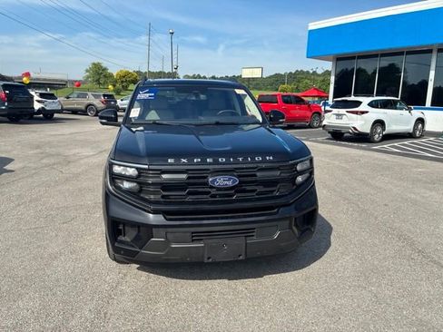 Used 2025 Ford Expedition Max Active AWD/4WD image 18