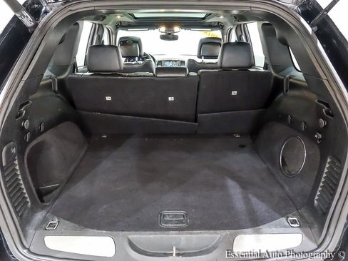 Used 2018 Jeep Grand Cherokee Limited w/ Luxury Group II image 29