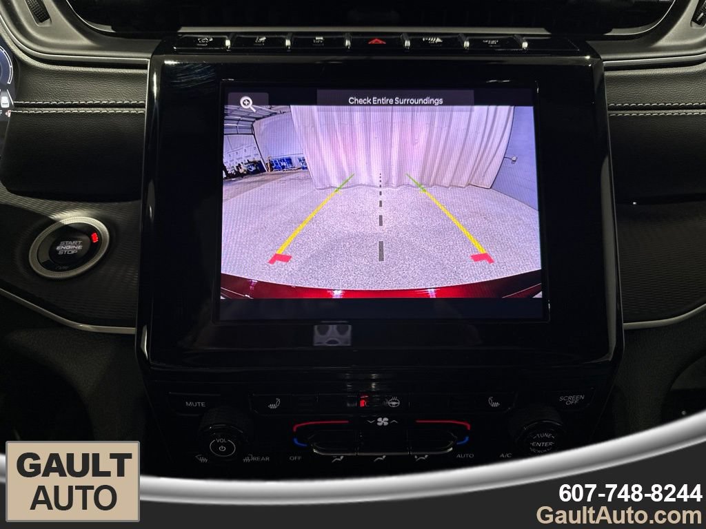 Used 2025 Jeep Grand Cherokee Altitude AWD/4WD image 10