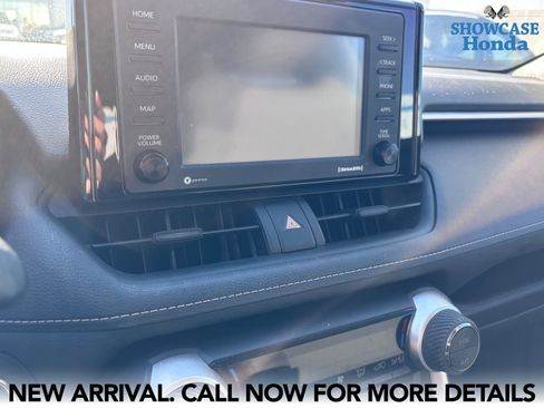 Used 2020 Toyota RAV4 XLE w/ Convenience Package FWD image 10